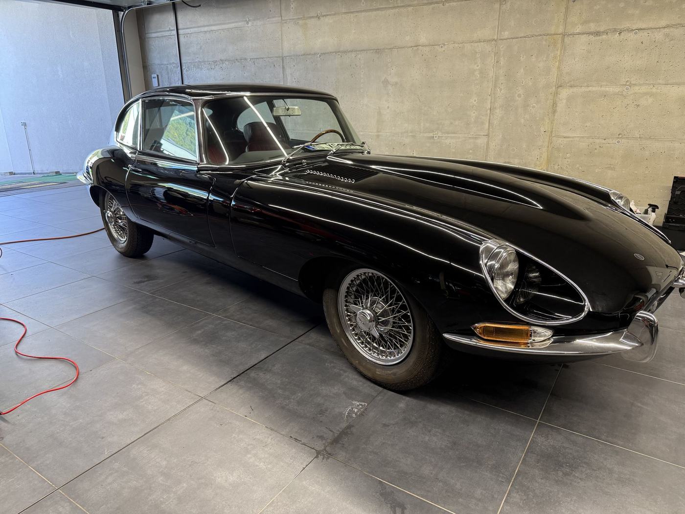Jaguar E-Type in Showroom-Qualität